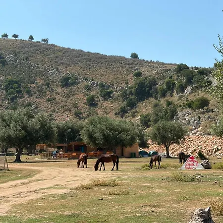 Lukova Rooms בית הארחה